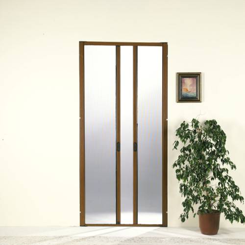 Plase antiinsecte la usi de terasa si balcon